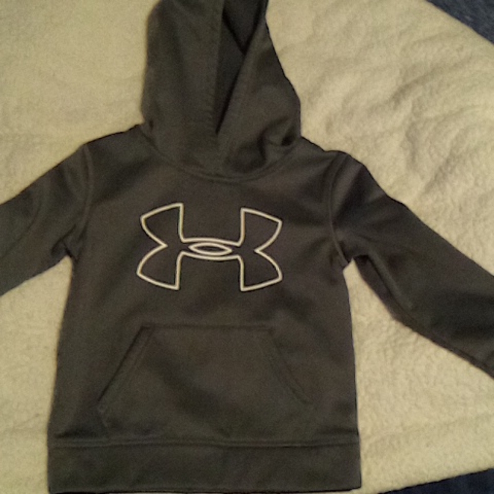 Boys size 4 under armour hoodie